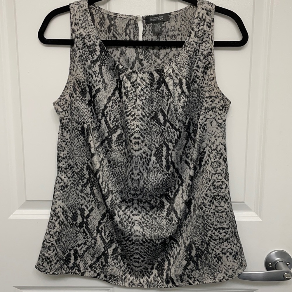 Kenneth Cole Reaction sleeveless shirt